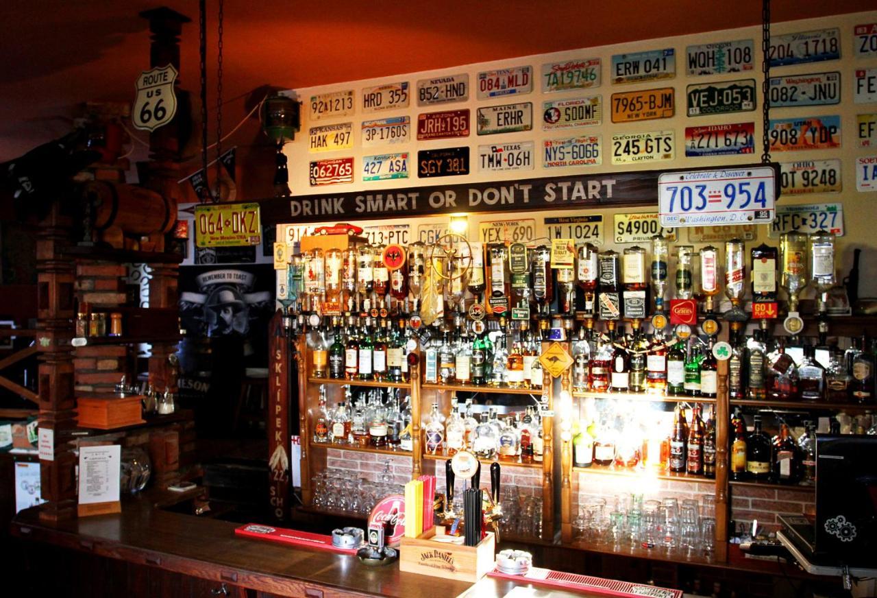 塔博尔 阿尔法威士忌酒吧旅馆酒店 外观 照片
