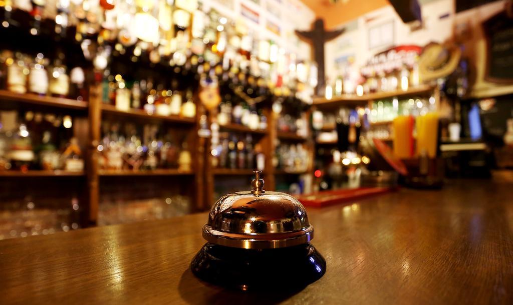 塔博尔 阿尔法威士忌酒吧旅馆酒店 外观 照片